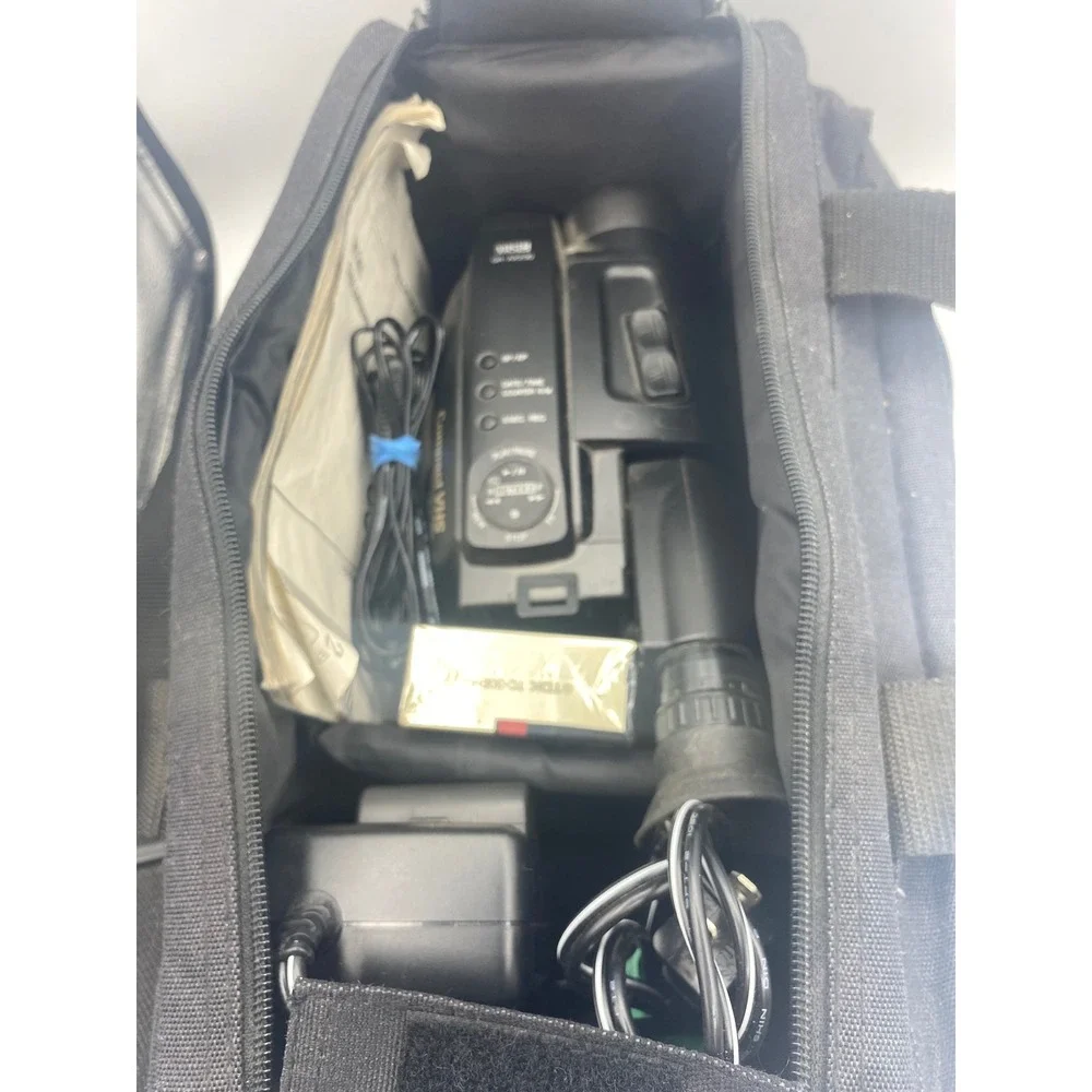 JVC GR-AX230U VHS Camcorder 22x Optical Zoom Vintage 1998 Bundle Parts Only